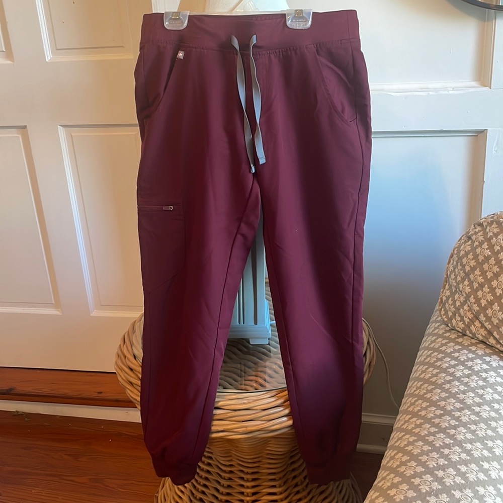 Figs burgundy Zamora joggers